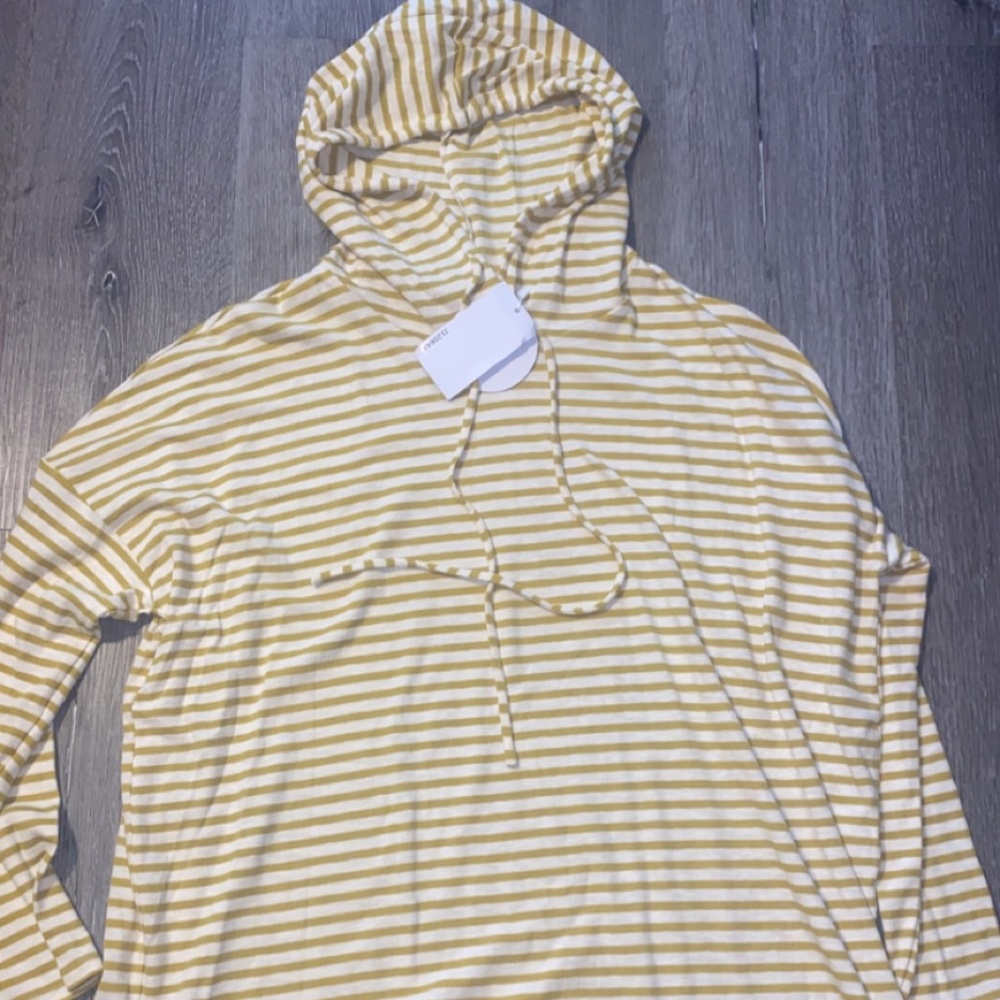 Hooded shirt